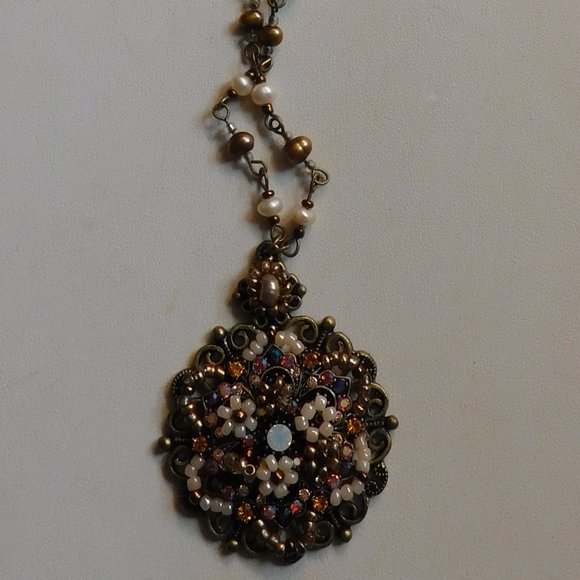 Vintage Cookie Lee Beaded Medallion Necklace - Picture 2 of 11